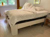 two electrically adjustable beds